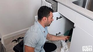 Hot Dudes - Ian Greene - Str8Chaser Plumber