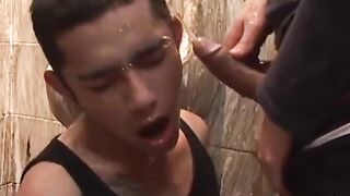 Amateur twink receives a golden shower