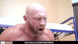 Muscular Stepdad Killian Knox Gets Creampied Before Bed