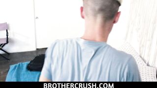 Brother Crush-Cute teen’s anatomy lesson ends in bareback sex