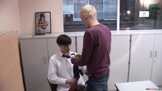 Twink Lex Blond seduces adorable office clerk Charlie Snake