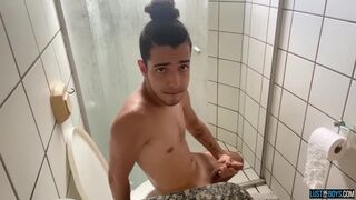 Adorable twink Henry Lynes masturbates and cums solo