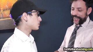 Tattooed gaydaddy fucks skinny Latin twink in office