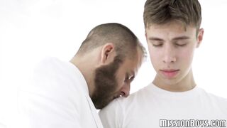 Pretty twink enjoys getting nipple licked by Mormon daddy