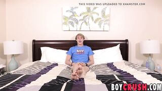 Twink uses toy to help him cum in his casting interview