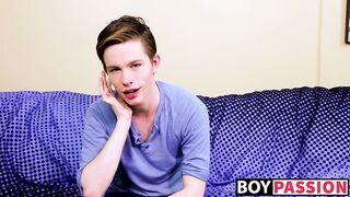 Twink interviewed before shoving fingers inside of his ass