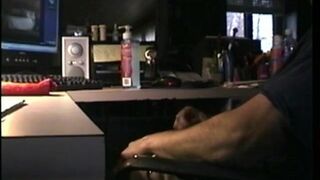 Amateur bloke wanking off watching porn