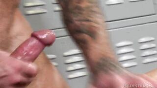 Muscle Hunk Sean Duran Gives The Big Dick & A Cumshot