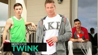 Frat Stud Joins Gay Couple In Threesome - Twink