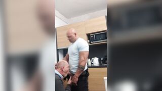 Bodybuilder Friend Mr Guru Get Sucked off Again Dexterxxl