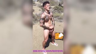 Cruising Jerk off in the Desert Boygym Fat Cock