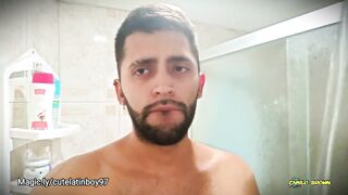 No hands water masturbation. Letting the stream of water fall on my big uncut latino cock until it makes me cum hands fr