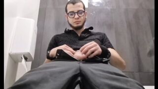 Pubblic Toilet Solo Guy Masturbation