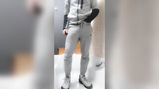 Nike tech fleece piss