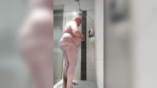 Intense showering – full body view