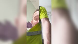 WORKMAN CARL LETS HIS BIG COCK WAVES HIS COCK FOR ALL U FETISH LOVERS