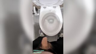 Peeing in public toilets 4K