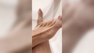 I Wank My Big Italian Cock in the Bathtub